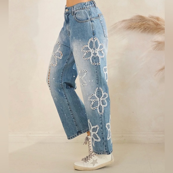 Oli & Hali Floral Embroidered Straight Jeans - Picture 2 of 9
